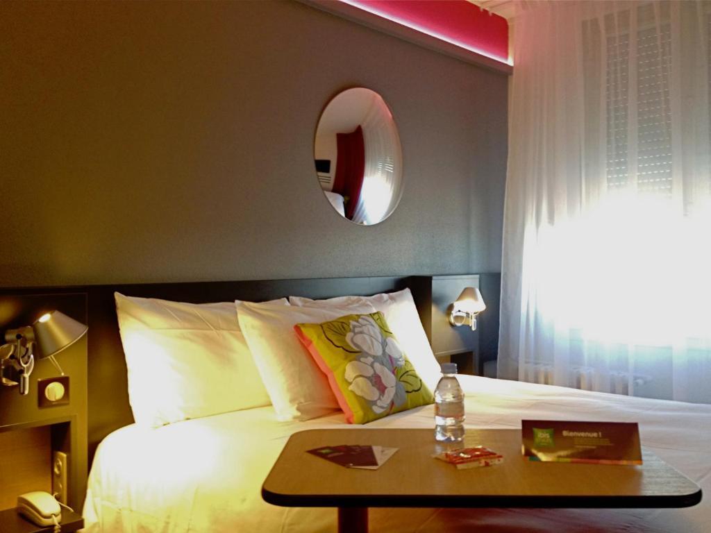 Ibis Styles Roanne Centre Gare Hotel Room photo